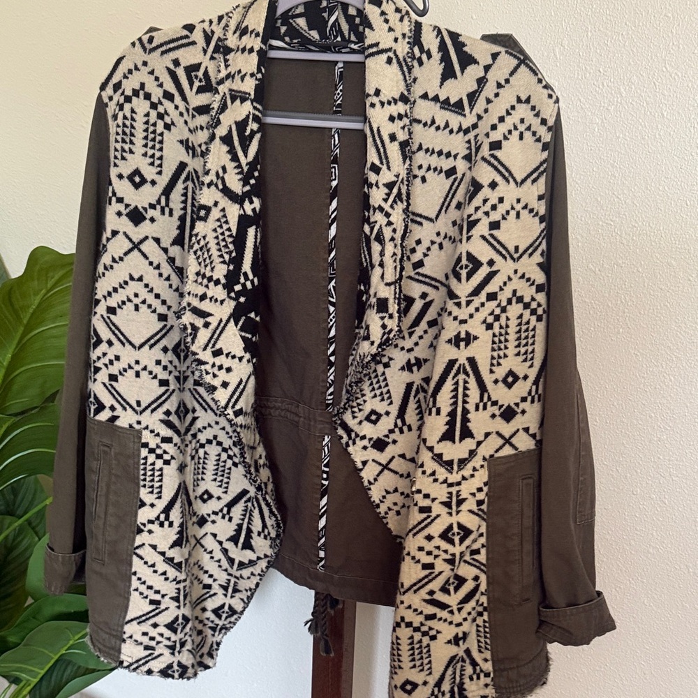 Vici Olive and Black Patterned Utility Jacket - image 4